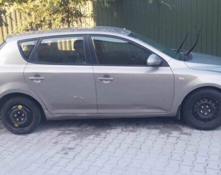 Сірий Кіа Сід, об'ємом двигуна 1.6 л та пробігом 250 тис. км за 5325 $, фото 1 на Automoto.ua