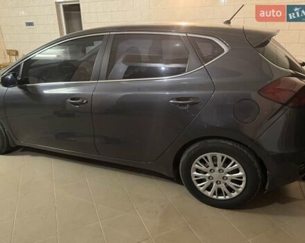 Серый Киа Сид, объемом двигателя 1.58 л и пробегом 84 тыс. км за 12500 $, фото 4 на Automoto.ua