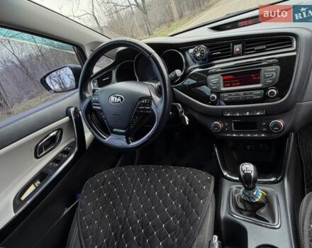 Серый Киа Сид, объемом двигателя 1.58 л и пробегом 70 тыс. км за 15000 $, фото 2 на Automoto.ua