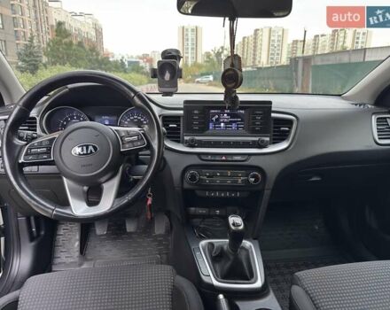 Серый Киа Сид, объемом двигателя 1.59 л и пробегом 98 тыс. км за 14000 $, фото 17 на Automoto.ua