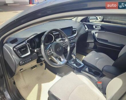 Серый Киа Сид, объемом двигателя 1.59 л и пробегом 60 тыс. км за 17800 $, фото 2 на Automoto.ua