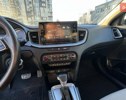 Серый Киа Сид, объемом двигателя 1.59 л и пробегом 278 тыс. км за 13999 $, фото 8 на Automoto.ua