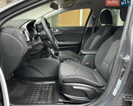 Серый Киа Сид, объемом двигателя 1.6 л и пробегом 15 тыс. км за 18900 $, фото 9 на Automoto.ua