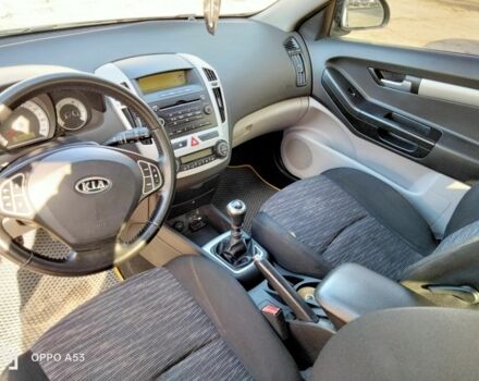 Серый Киа Сид, объемом двигателя 0 л и пробегом 200 тыс. км за 6300 $, фото 1 на Automoto.ua