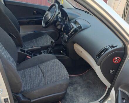 Серый Киа Сид, объемом двигателя 1.4 л и пробегом 260 тыс. км за 4447 $, фото 3 на Automoto.ua