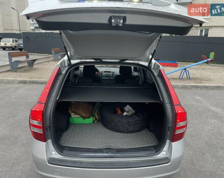 Серый Киа Сид, объемом двигателя 1.59 л и пробегом 256 тыс. км за 5850 $, фото 11 на Automoto.ua