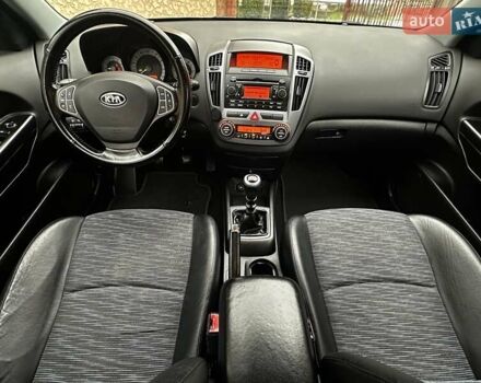 Серый Киа Сид, объемом двигателя 1.6 л и пробегом 178 тыс. км за 5399 $, фото 54 на Automoto.ua