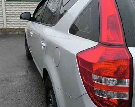 Серый Киа Сид, объемом двигателя 2 л и пробегом 238 тыс. км за 5800 $, фото 2 на Automoto.ua