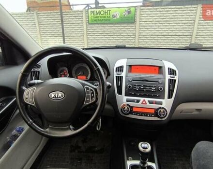 Серый Киа Сид, объемом двигателя 2 л и пробегом 238 тыс. км за 5800 $, фото 9 на Automoto.ua