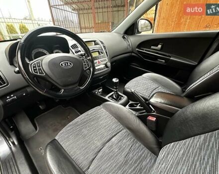 Серый Киа Сид, объемом двигателя 1.6 л и пробегом 178 тыс. км за 5399 $, фото 46 на Automoto.ua