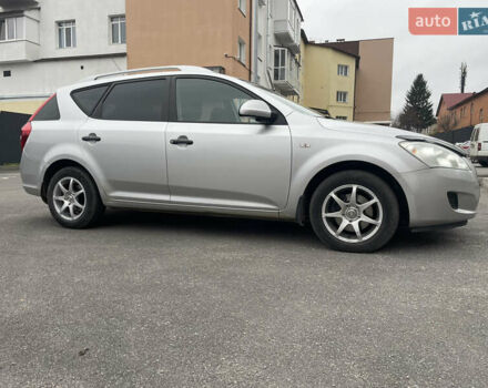 Серый Киа Сид, объемом двигателя 1.59 л и пробегом 256 тыс. км за 5850 $, фото 2 на Automoto.ua