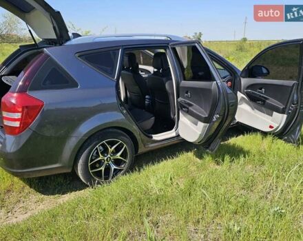 Серый Киа Сид, объемом двигателя 1.6 л и пробегом 274 тыс. км за 6800 $, фото 12 на Automoto.ua