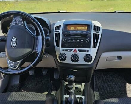 Серый Киа Сид, объемом двигателя 1.6 л и пробегом 274 тыс. км за 6800 $, фото 14 на Automoto.ua