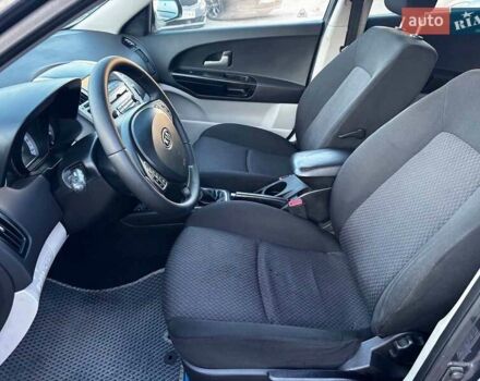 Сірий Кіа Сід, об'ємом двигуна 1.6 л та пробігом 264 тис. км за 5790 $, фото 14 на Automoto.ua