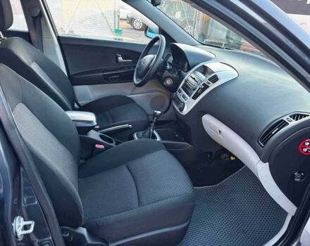 Серый Киа Сид, объемом двигателя 1.6 л и пробегом 264 тыс. км за 5790 $, фото 16 на Automoto.ua