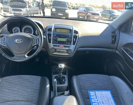 Сірий Кіа Сід, об'ємом двигуна 1.6 л та пробігом 190 тис. км за 6300 $, фото 4 на Automoto.ua