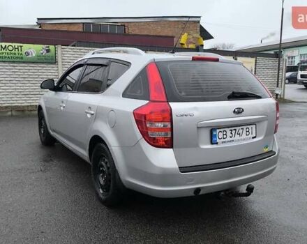 Серый Киа Сид, объемом двигателя 2 л и пробегом 238 тыс. км за 5800 $, фото 5 на Automoto.ua