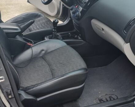 Серый Киа Сид, объемом двигателя 2 л и пробегом 290 тыс. км за 5500 $, фото 4 на Automoto.ua