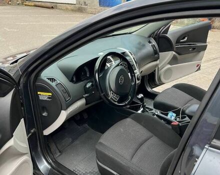 Серый Киа Сид, объемом двигателя 1.6 л и пробегом 280 тыс. км за 4900 $, фото 6 на Automoto.ua