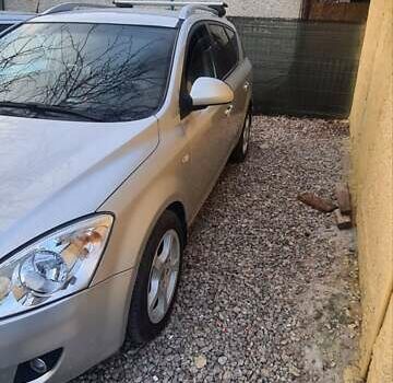 Киа Сид 2008 в Ужгороде на Automoto.ua Серый Киа Сид, объемом двигателя 1.6 л и пробегом 256 тыс. км за 4999 $, фото 2 на Automoto.ua