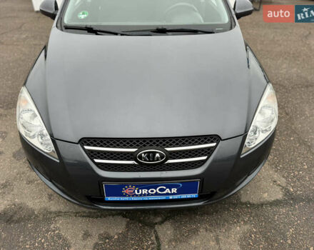 Серый Киа Сид, объемом двигателя 1.6 л и пробегом 216 тыс. км за 7300 $, фото 3 на Automoto.ua