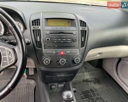 Сірий Кіа Сід, об'ємом двигуна 1.4 л та пробігом 239 тис. км за 4499 $, фото 21 на Automoto.ua
