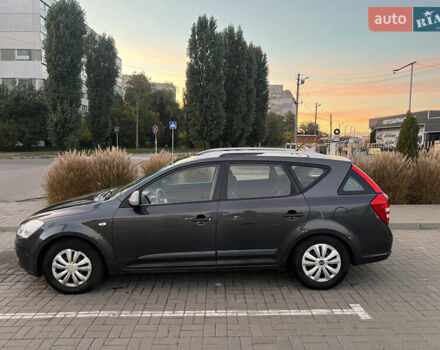 Киа Сид 2008 в Черкассах на Automoto.ua Серый Киа Сид, объемом двигателя 1.58 л и пробегом 165 тыс. км за 5700 $, фото 1 на Automoto.ua