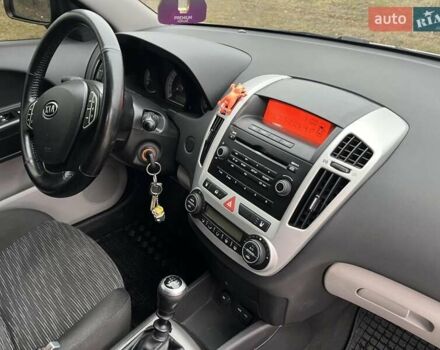 Серый Киа Сид, объемом двигателя 1.6 л и пробегом 199 тыс. км за 6200 $, фото 44 на Automoto.ua