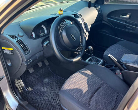 Кіа Сід 2008 у Одесі на Automoto.ua Сірий Кіа Сід, об'ємом двигуна 1.6 л та пробігом 205 тис. км за 6150 $, фото 6 на Automoto.ua