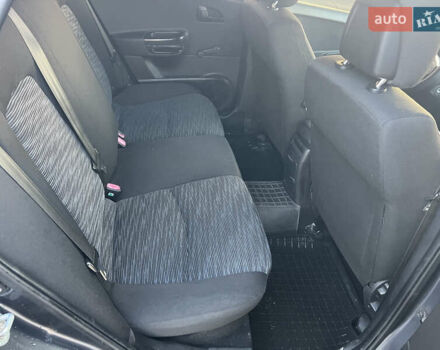 Серый Киа Сид, объемом двигателя 1.58 л и пробегом 250 тыс. км за 5800 $, фото 8 на Automoto.ua