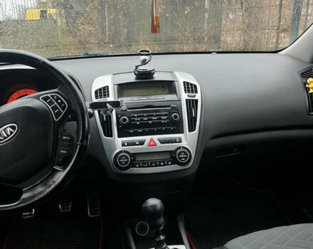 Серый Киа Сид, объемом двигателя 1.6 л и пробегом 264 тыс. км за 5800 $, фото 9 на Automoto.ua