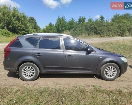 Серый Киа Сид, объемом двигателя 1.6 л и пробегом 181 тыс. км за 5500 $, фото 2 на Automoto.ua