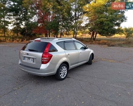 Серый Киа Сид, объемом двигателя 1.6 л и пробегом 350 тыс. км за 5000 $, фото 5 на Automoto.ua