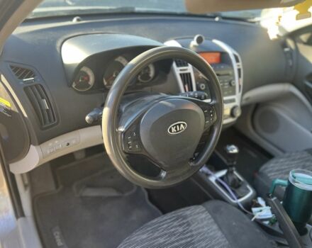Серый Киа Сид, объемом двигателя 0 л и пробегом 430 тыс. км за 1500 $, фото 4 на Automoto.ua