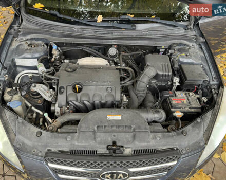 Серый Киа Сид, объемом двигателя 1.4 л и пробегом 800 тыс. км за 5499 $, фото 5 на Automoto.ua