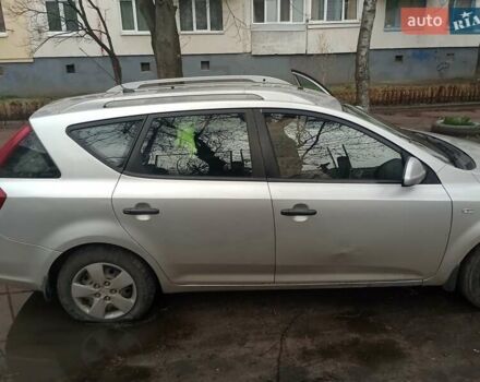 Серый Киа Сид, объемом двигателя 2 л и пробегом 288 тыс. км за 5500 $, фото 12 на Automoto.ua