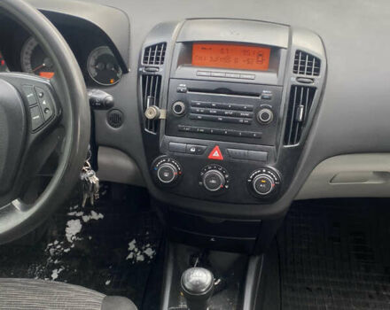 Сірий Кіа Сід, об'ємом двигуна 1.6 л та пробігом 260 тис. км за 3499 $, фото 21 на Automoto.ua