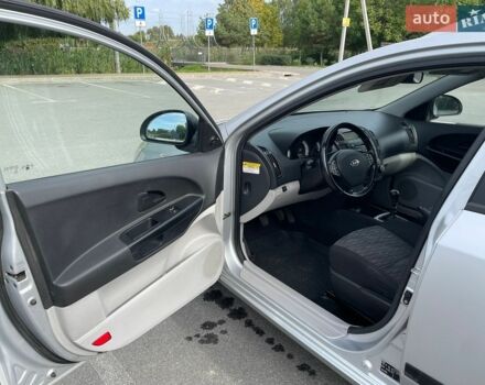 Сірий Кіа Сід, об'ємом двигуна 1.4 л та пробігом 239 тис. км за 4499 $, фото 13 на Automoto.ua