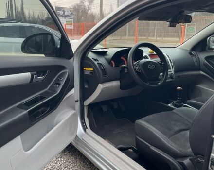 Серый Киа Сид, объемом двигателя 1.4 л и пробегом 204 тыс. км за 5999 $, фото 1 на Automoto.ua