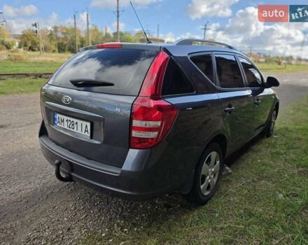 Серый Киа Сид, объемом двигателя 1.58 л и пробегом 246 тыс. км за 5300 $, фото 5 на Automoto.ua