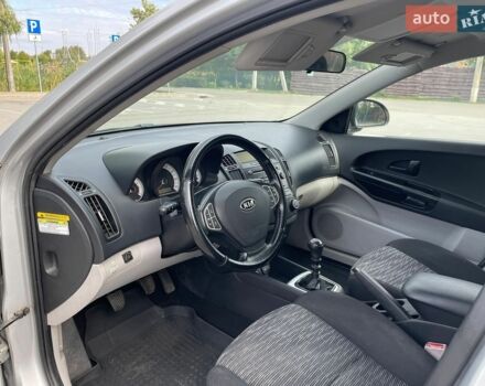 Сірий Кіа Сід, об'ємом двигуна 1.4 л та пробігом 239 тис. км за 4499 $, фото 15 на Automoto.ua