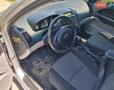 Серый Киа Сид, объемом двигателя 1.6 л и пробегом 141 тыс. км за 5100 $, фото 1 на Automoto.ua