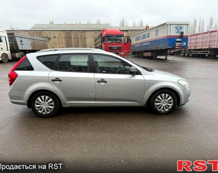 Серый Киа Сид, объемом двигателя 1.6 л и пробегом 333 тыс. км за 2700 $, фото 7 на Automoto.ua