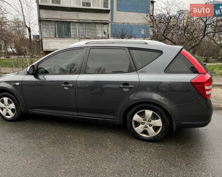 Серый Киа Сид, объемом двигателя 1.59 л и пробегом 249 тыс. км за 5100 $, фото 13 на Automoto.ua