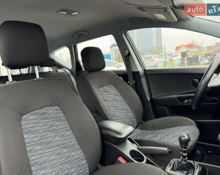 Серый Киа Сид, объемом двигателя 1.6 л и пробегом 216 тыс. км за 7300 $, фото 75 на Automoto.ua