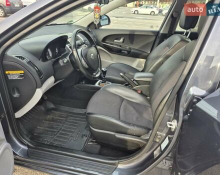 Серый Киа Сид, объемом двигателя 1.4 л и пробегом 156 тыс. км за 6450 $, фото 45 на Automoto.ua