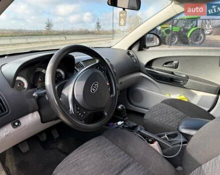 Серый Киа Сид, объемом двигателя 1.6 л и пробегом 247 тыс. км за 5999 $, фото 13 на Automoto.ua