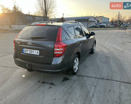 Серый Киа Сид, объемом двигателя 1.58 л и пробегом 250 тыс. км за 5800 $, фото 7 на Automoto.ua