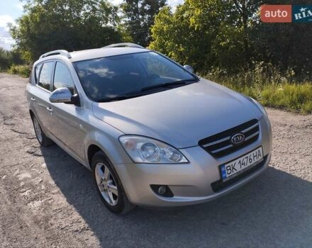 Серый Киа Сид, объемом двигателя 1.58 л и пробегом 274 тыс. км за 5500 $, фото 12 на Automoto.ua