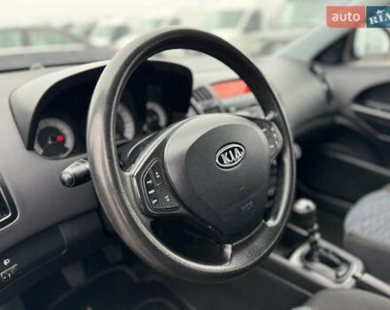 Серый Киа Сид, объемом двигателя 1.6 л и пробегом 216 тыс. км за 7300 $, фото 48 на Automoto.ua